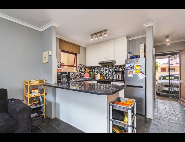2 BEDROOM TOWNHOUSE FOR SALE IN PARKLANDS